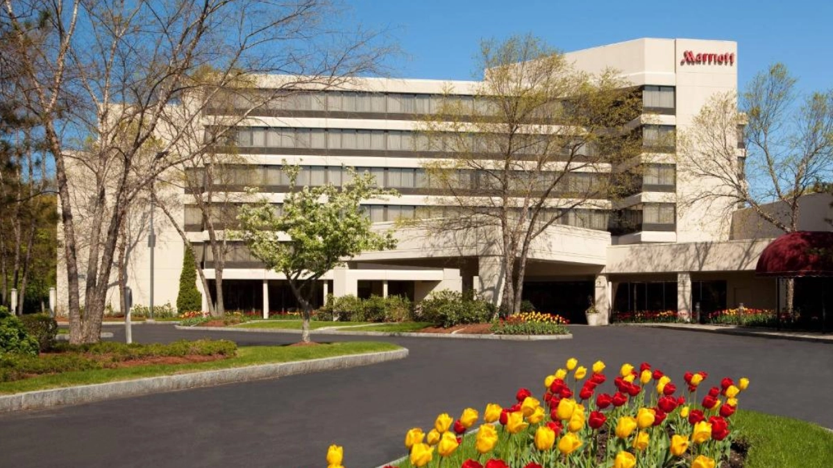 Private car service to Boston Marriott Peabody from Boston Logan