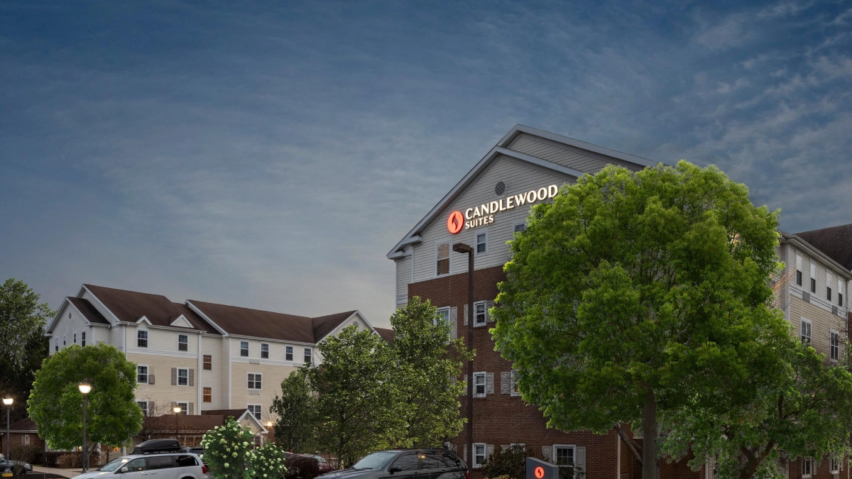 Private car to Candlewood Suites Boston North Shore Danvers