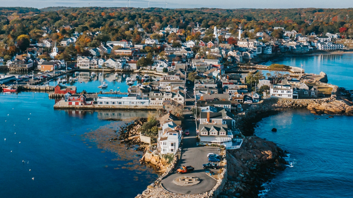 Car service from Boston Logan Airport to Rockport