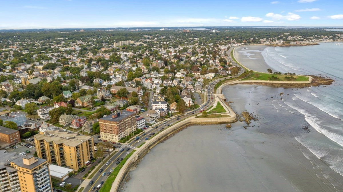 Limo Service Lynn MA for Airport Transfers and Luxury Travel