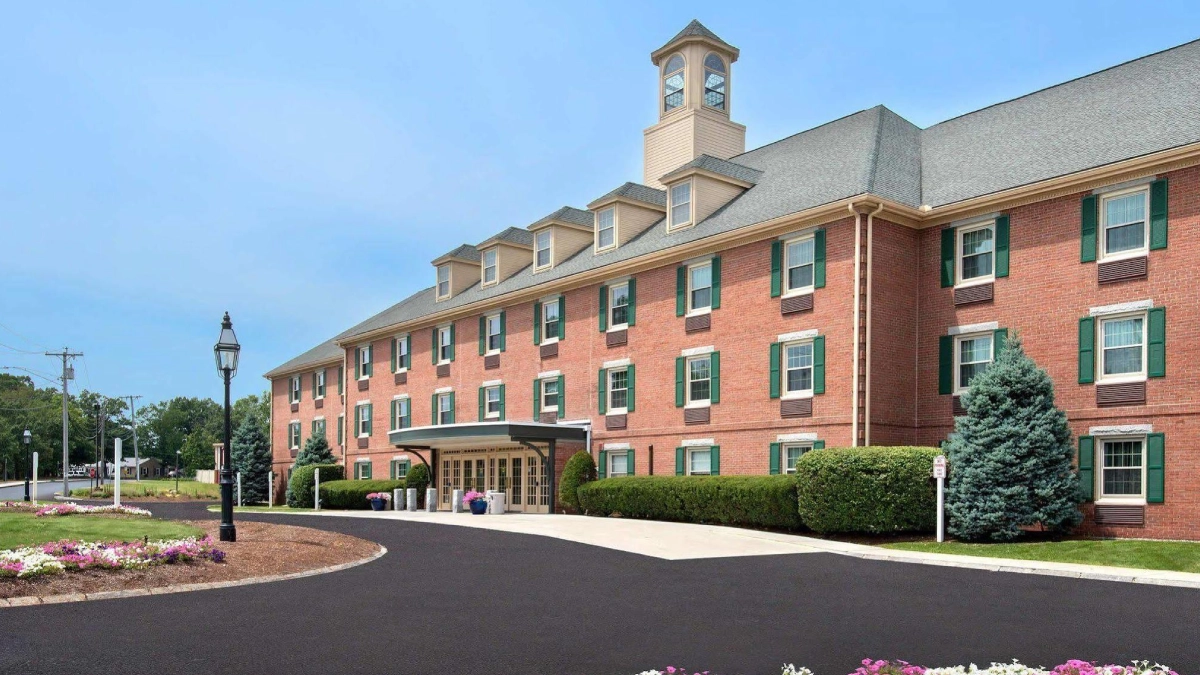 Private car service from Boston Logan to Sonesta Select Boston Danvers