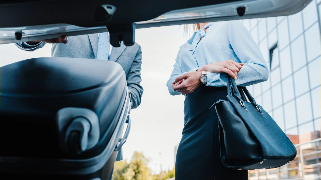 Danvers MA to Logan Airport – Private Car & Limo Service